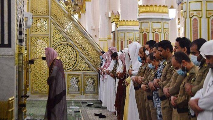 Putera Mahkota Arab Saudi Larang Berbuka Di Masjid