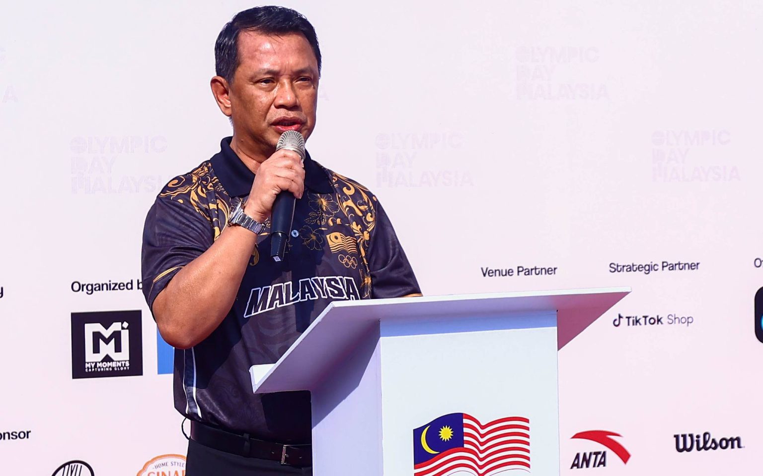 Rekaan Corak Baharu Pakaian Rasmi Kontinjen Malaysia