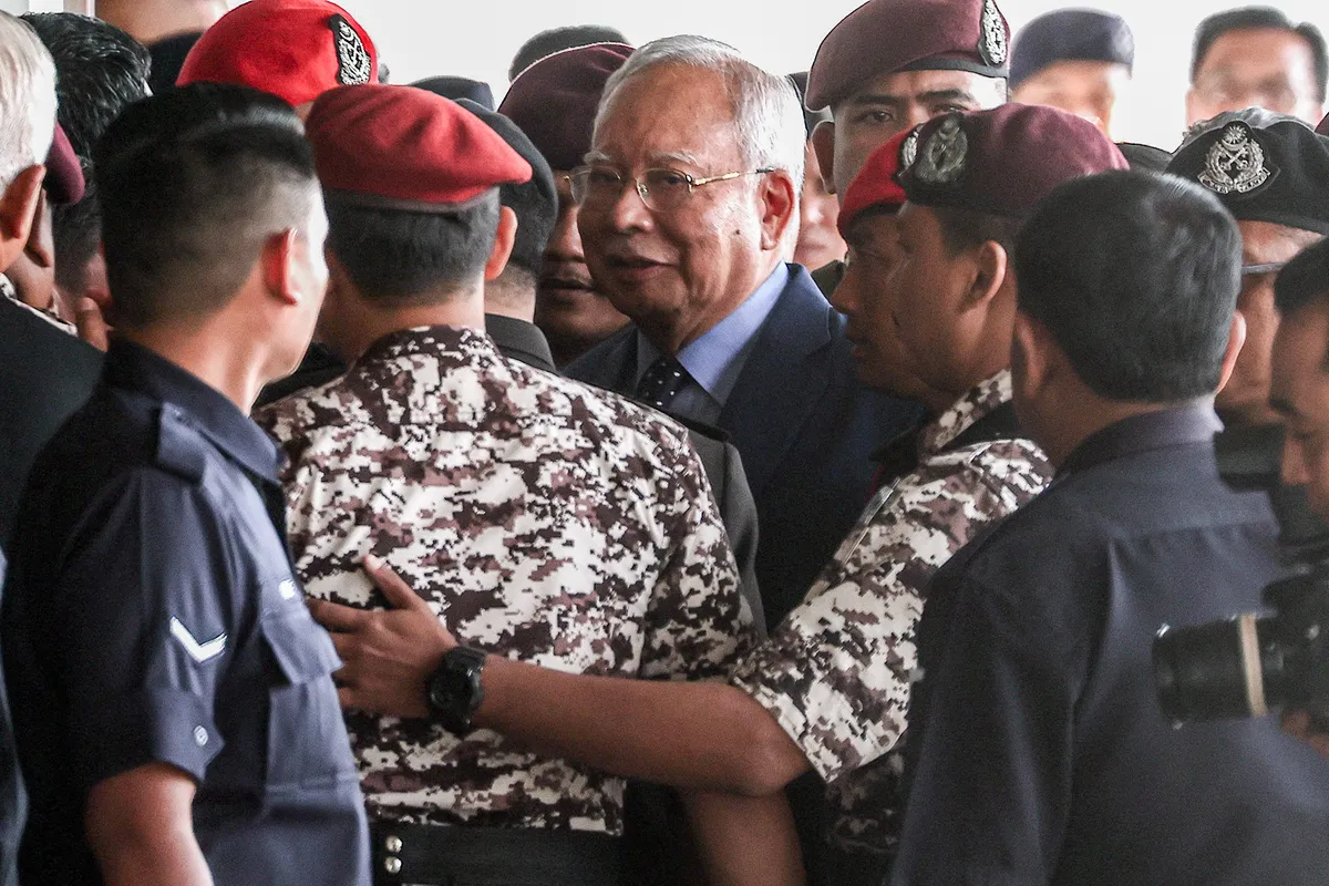 Najib Didakwa terlibat kontrak kapal selam