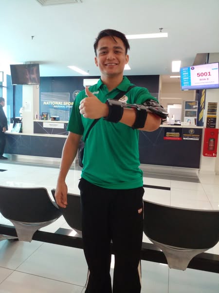 Perejam utama sepak takraw retak tulang siku