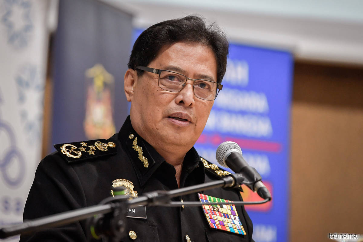 Azam Baki dilantik semula