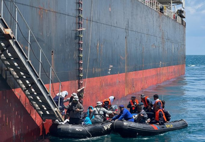 Maritim Malaysia selamatkan 30 warga Indonesia