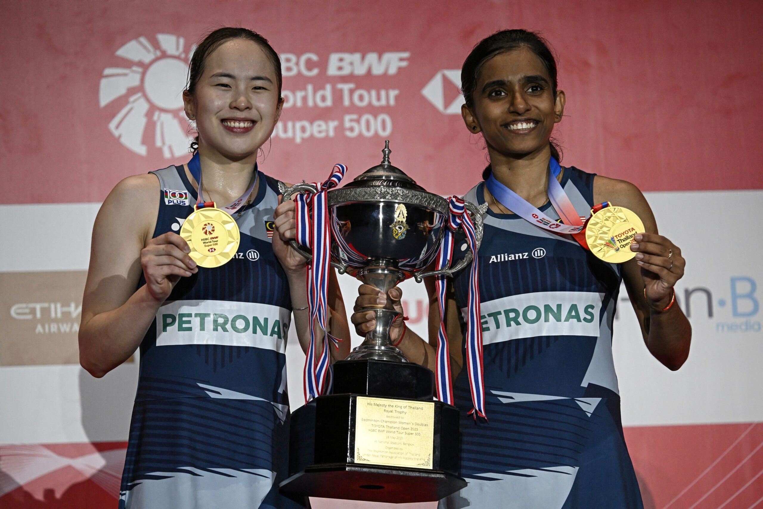 Aaron-Wooi Yik Dan Pearly-Thinaah Juara Terbuka Thailand