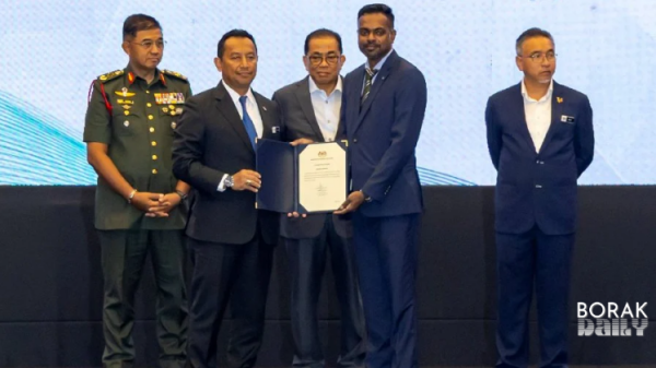 AirAsia meterai kontrak bersama ATM