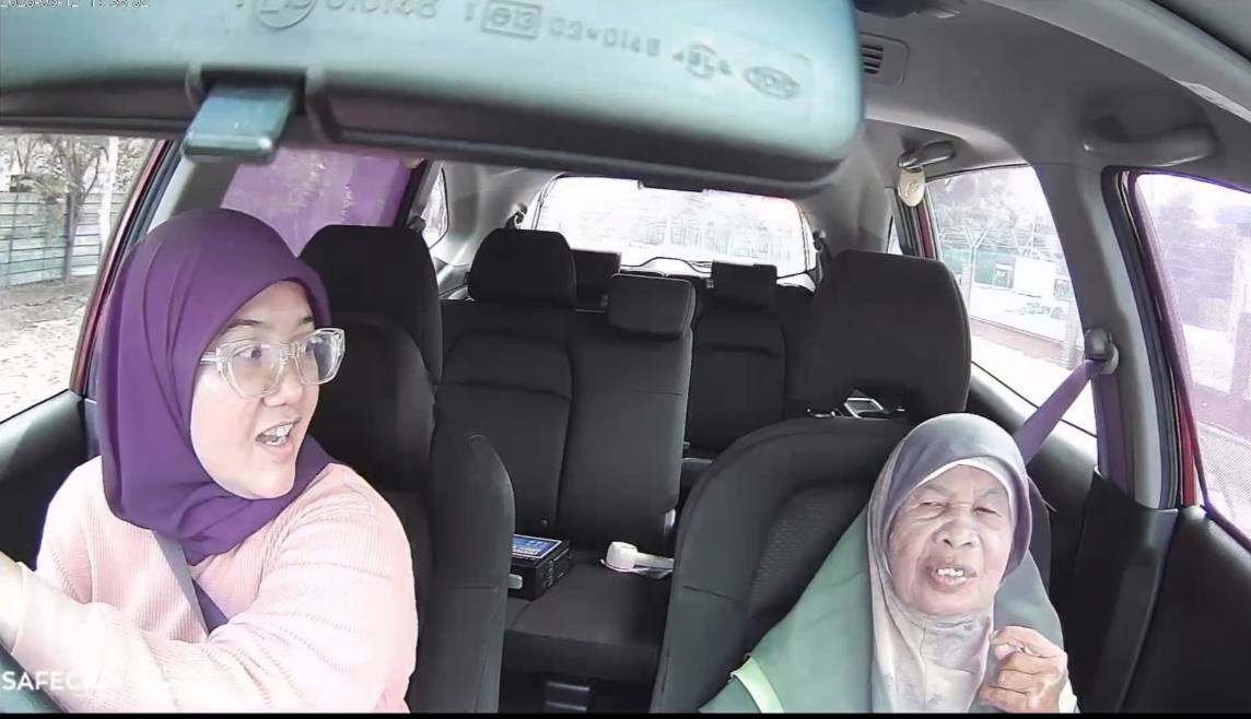 Pemandu e-hailing tumpangkan warga emas