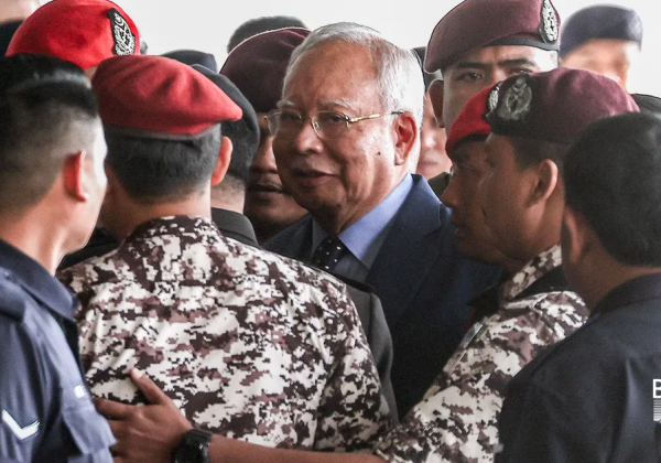 Najib Didakwa terlibat kontrak kapal selam