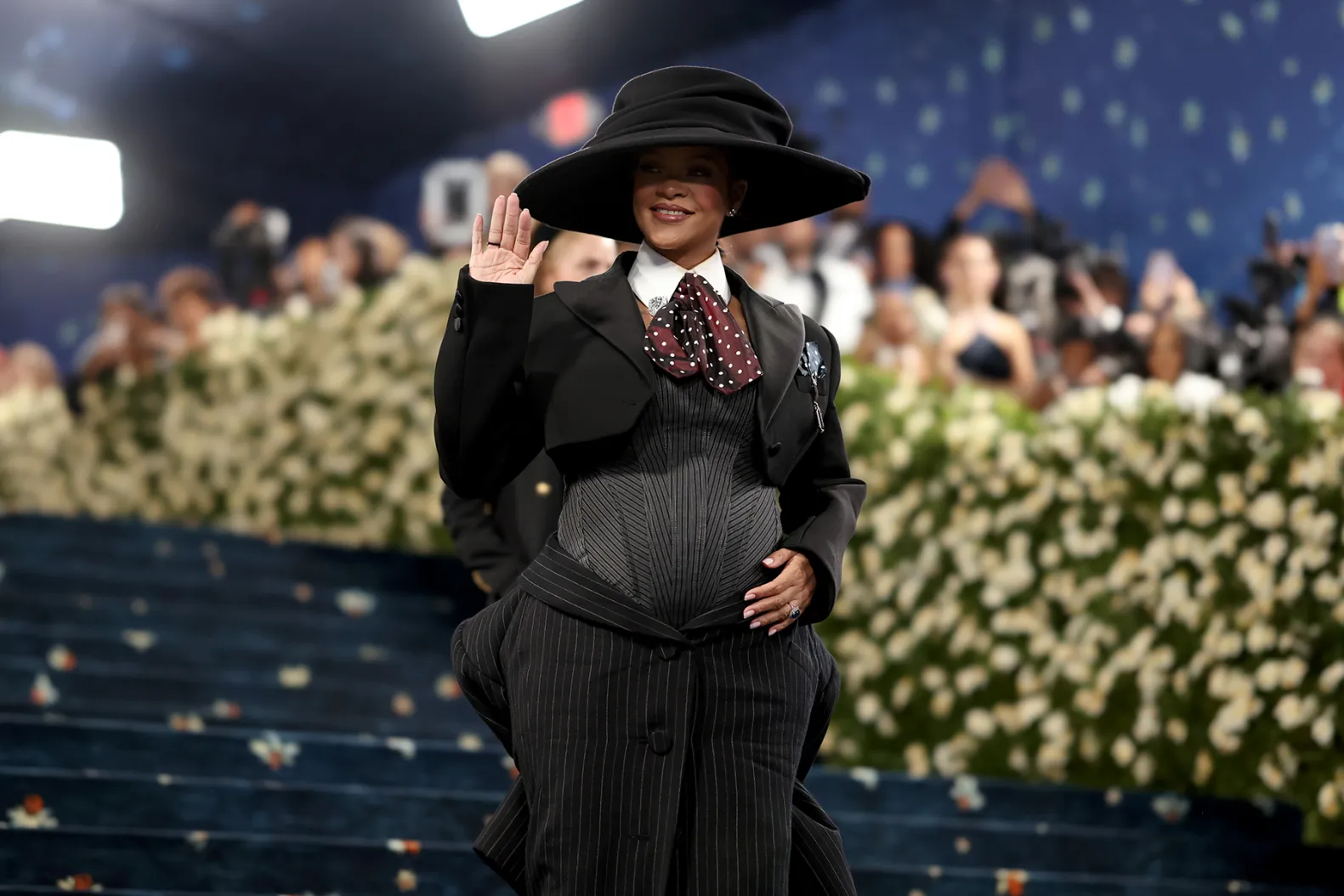 Rihanna hamil anak ketiga