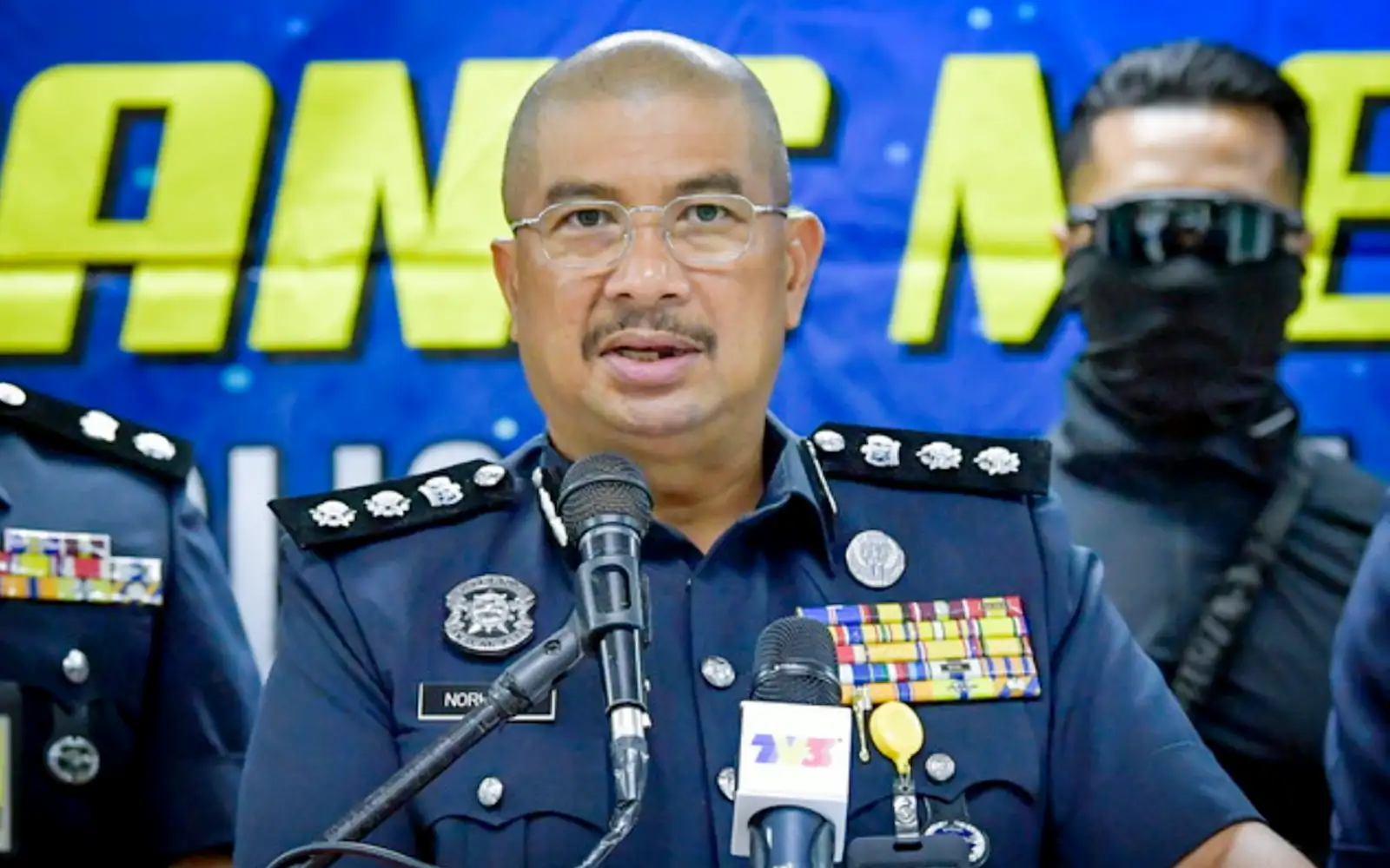 Suspek guna kad ATM mangsa
