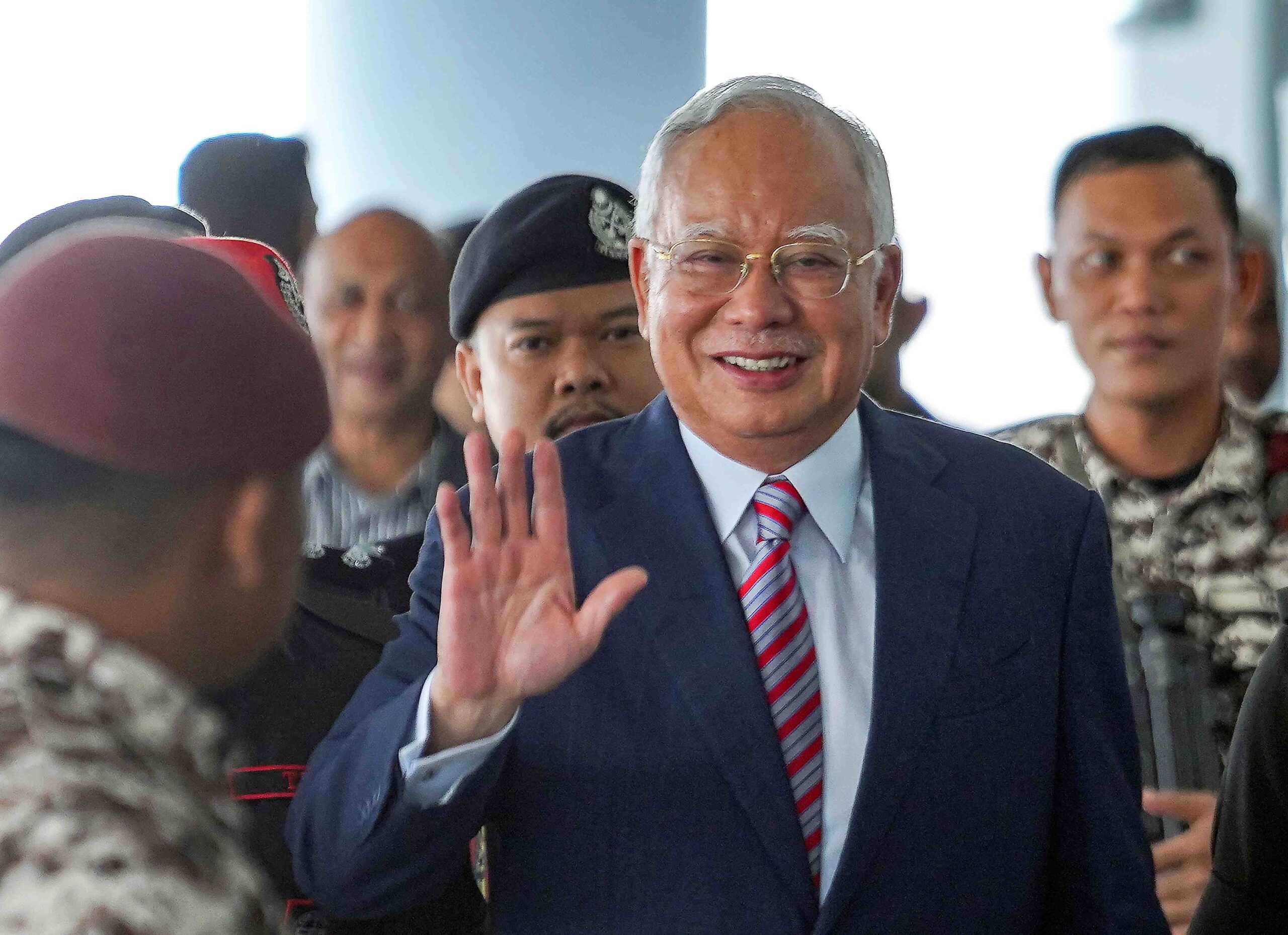 Gagal gugurkan tiga tuduhan