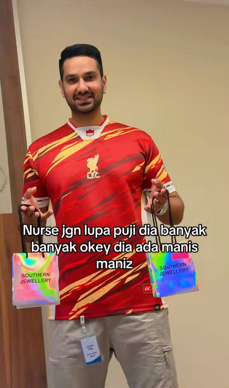 Suami beri loket emas