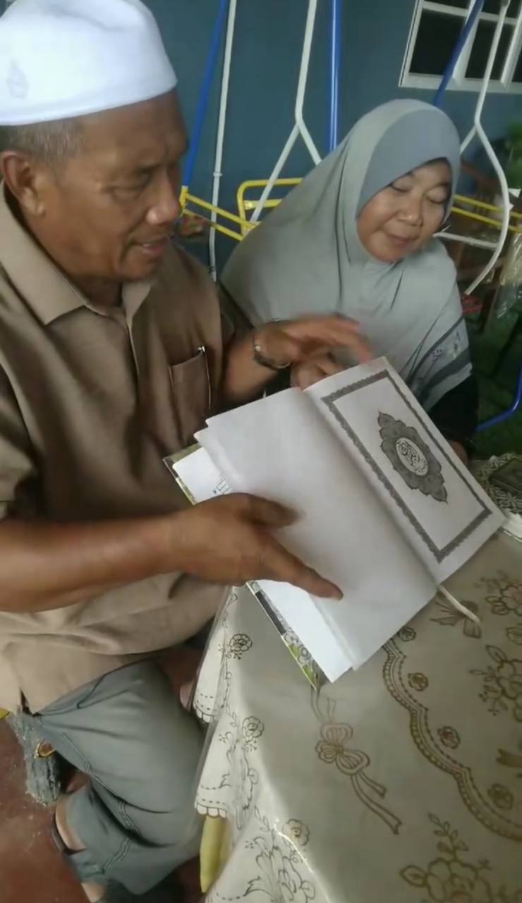 Bapa sedekah barang Nuryl Shahira