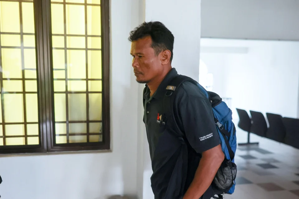 Penyelam mengaku tak bersalah 
