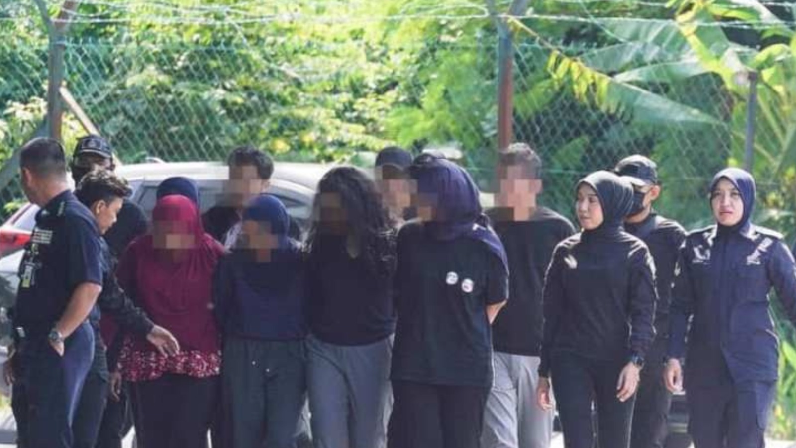Wujud Eleman Tak Senonoh