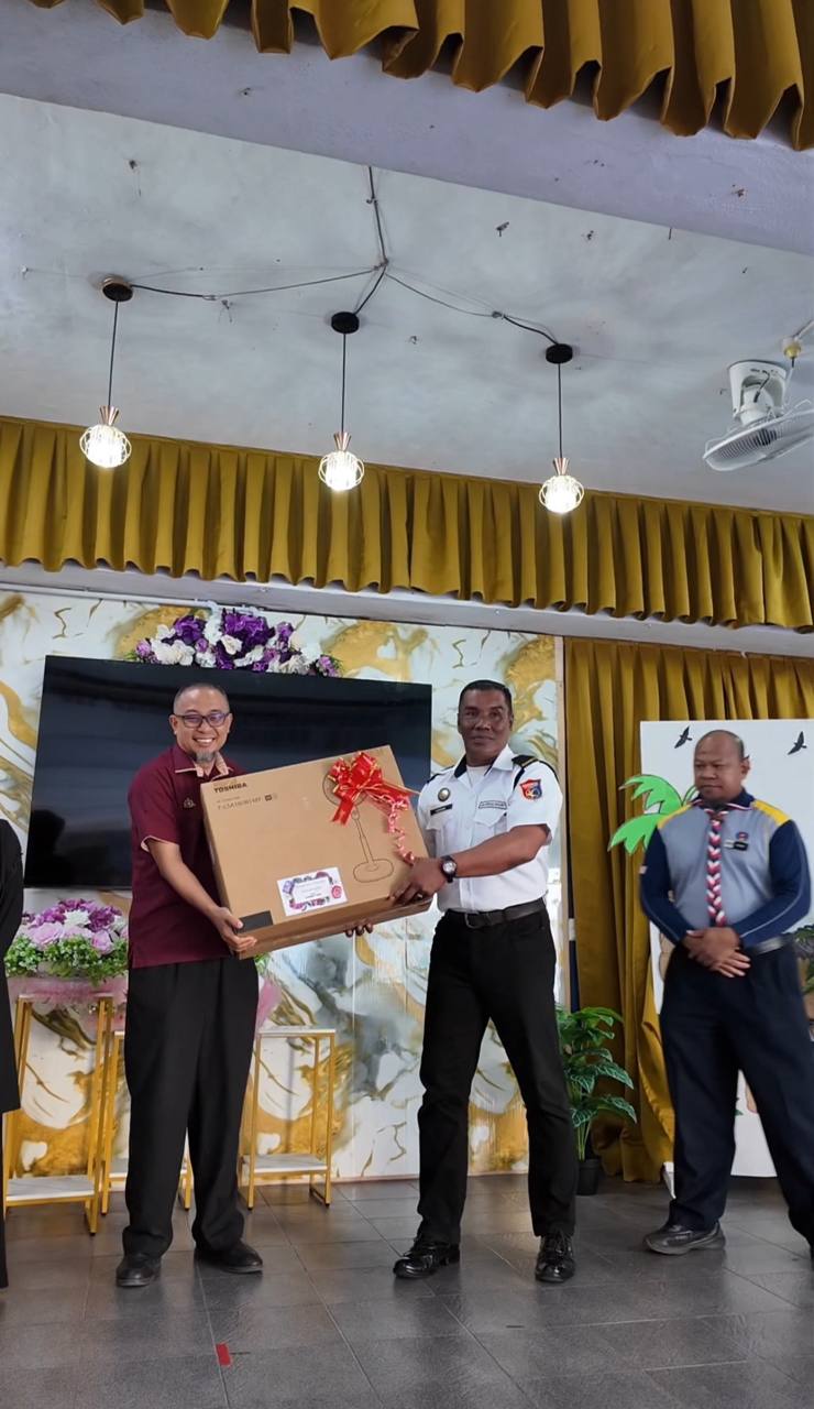 Sambut hari perpisahan pengawal keselamatan