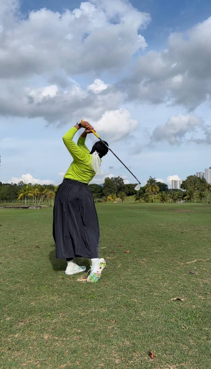 Tak boleh main golf kerana skirt panjang