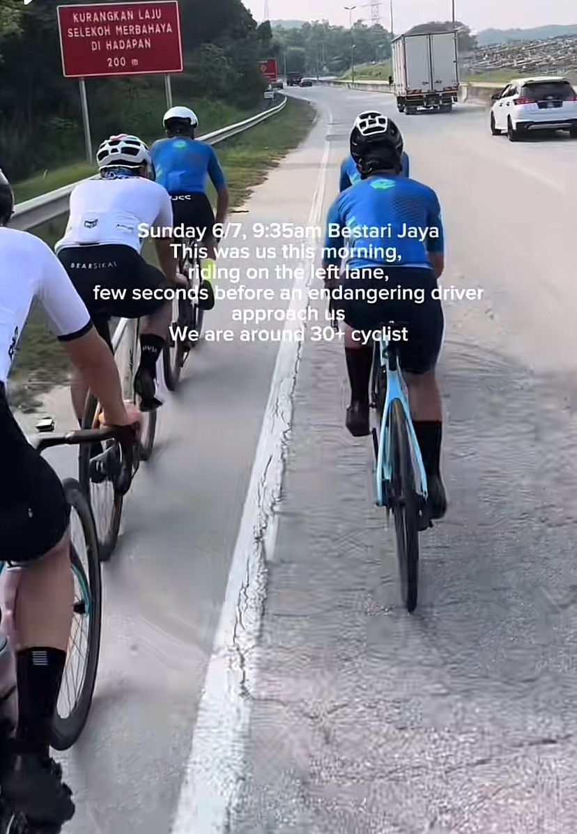 PEMANDU BAS