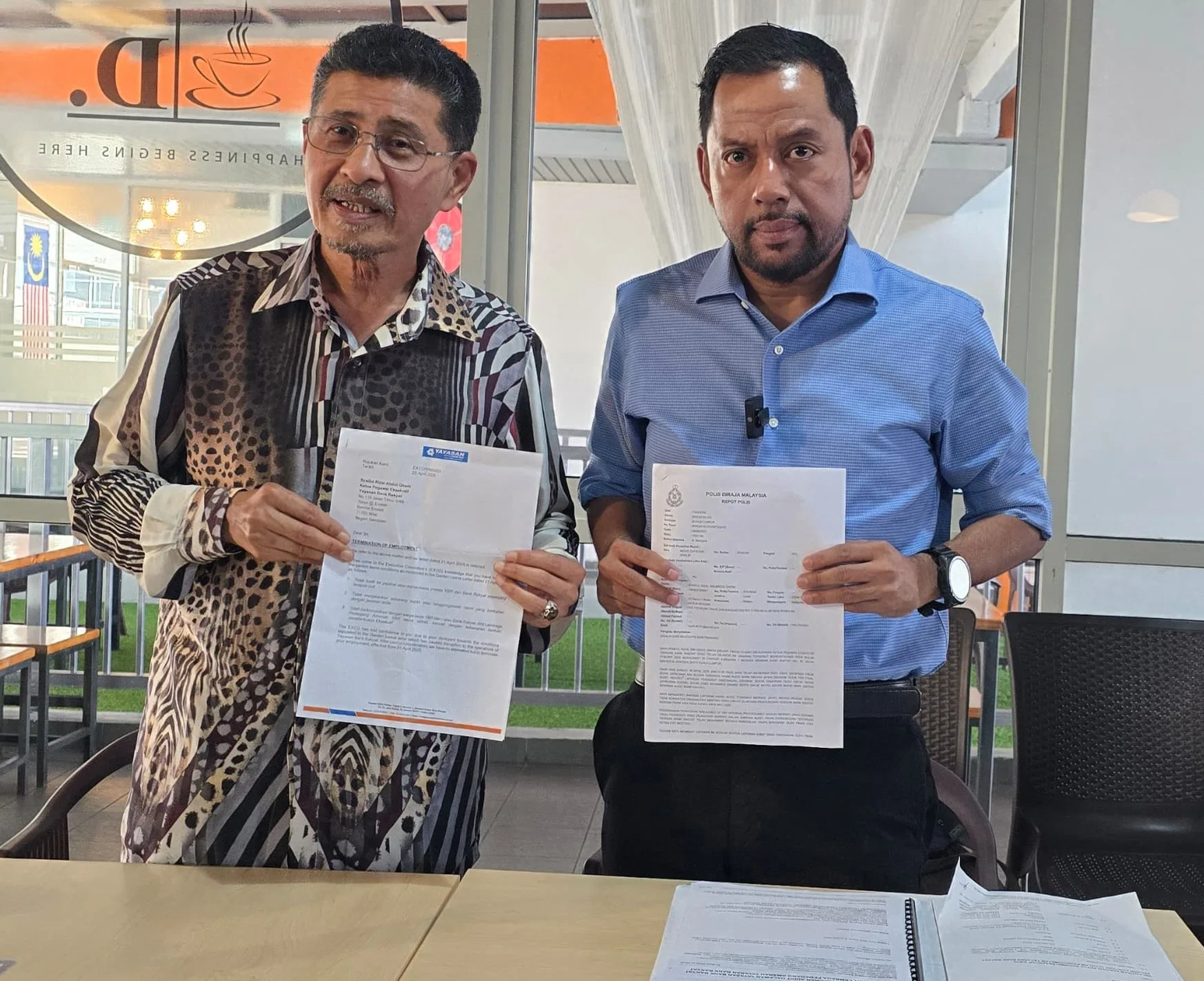 Bekas CEO saman Yayasan dan Bank Rakyat