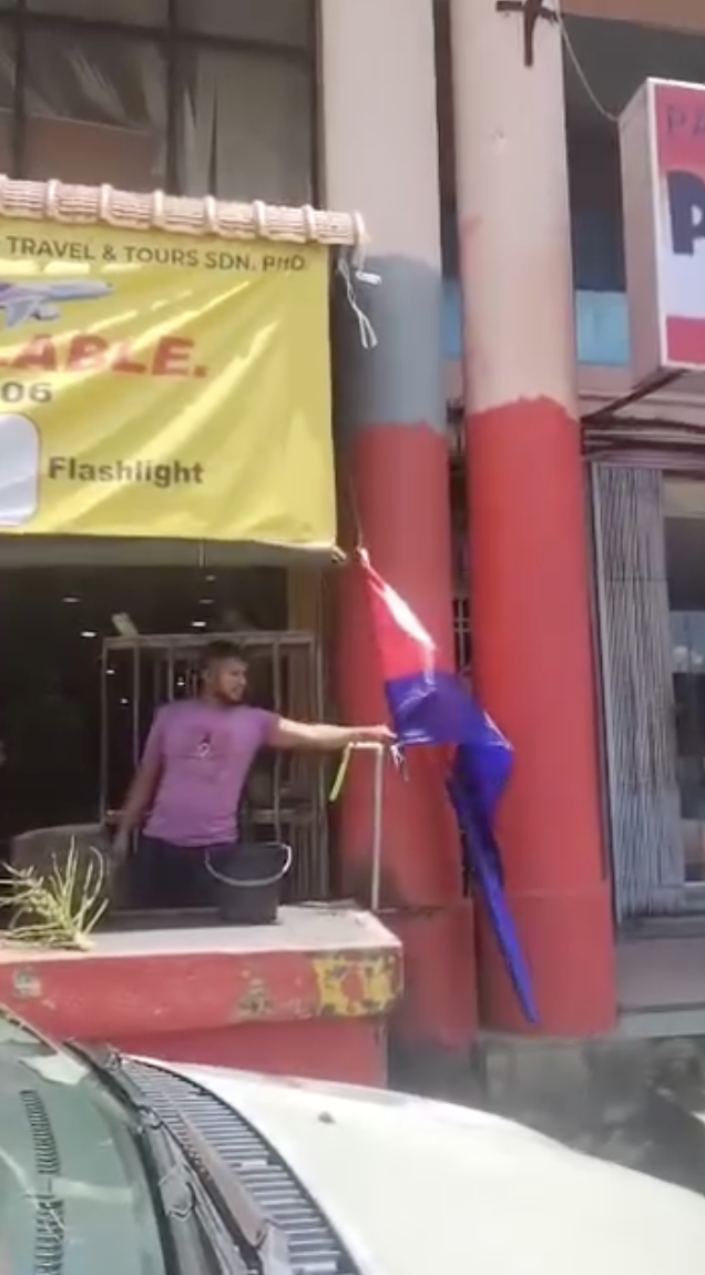 bendera johor terbalik