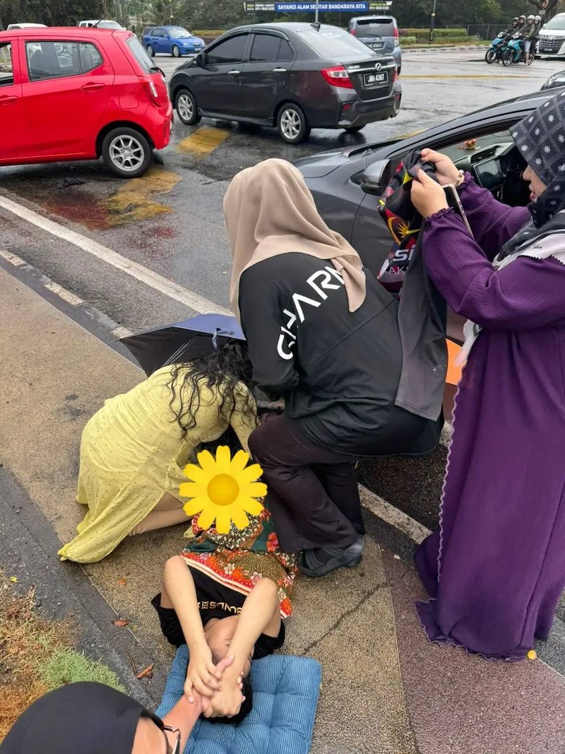 bersalin tepi jalan