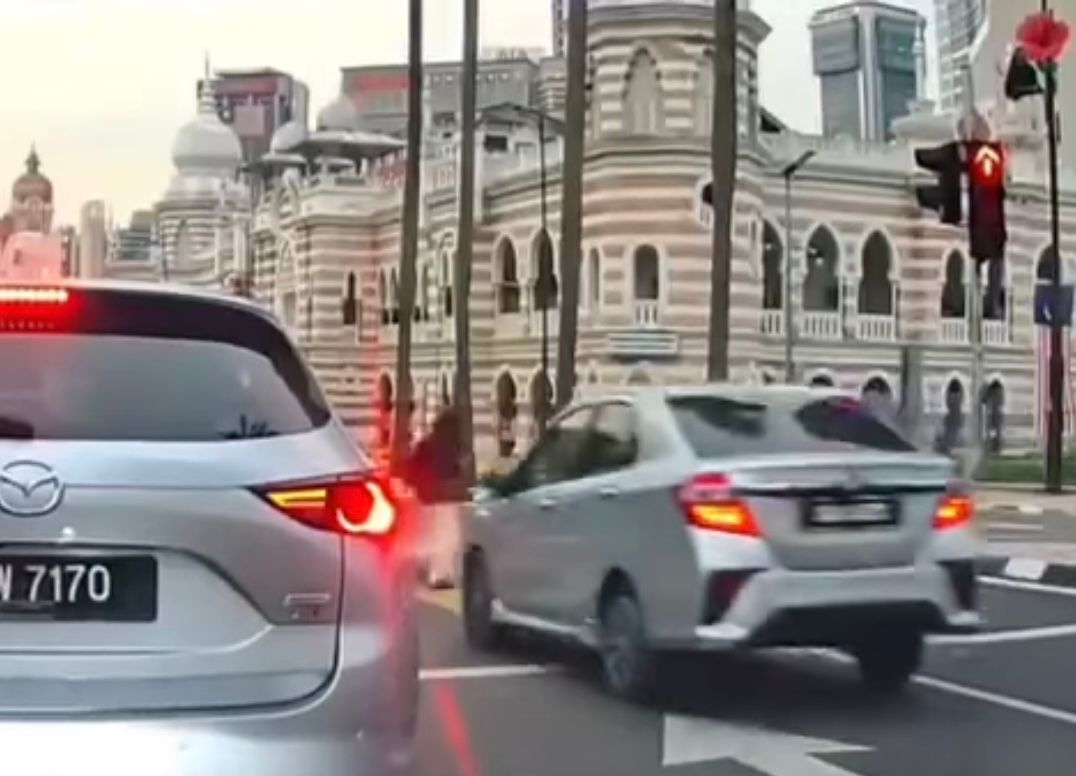 pemandu e-hailing