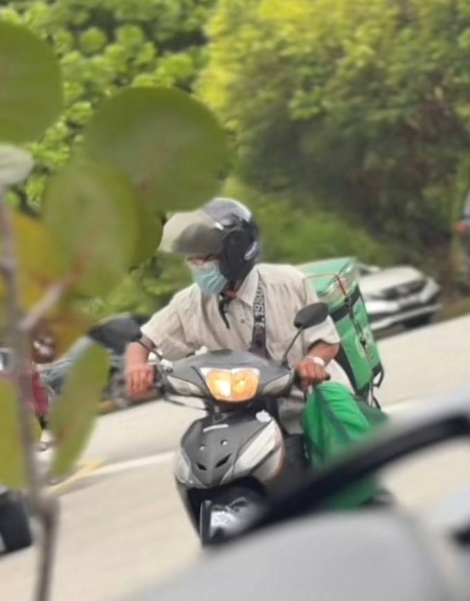 penghantar makanan