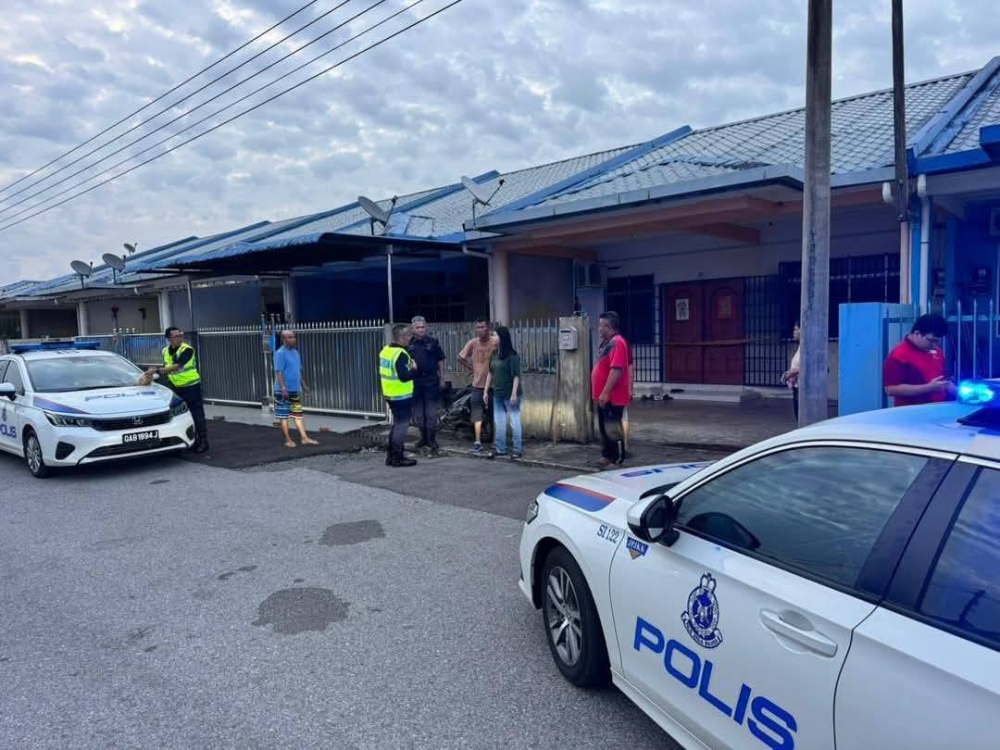 tetak isteri dan anak