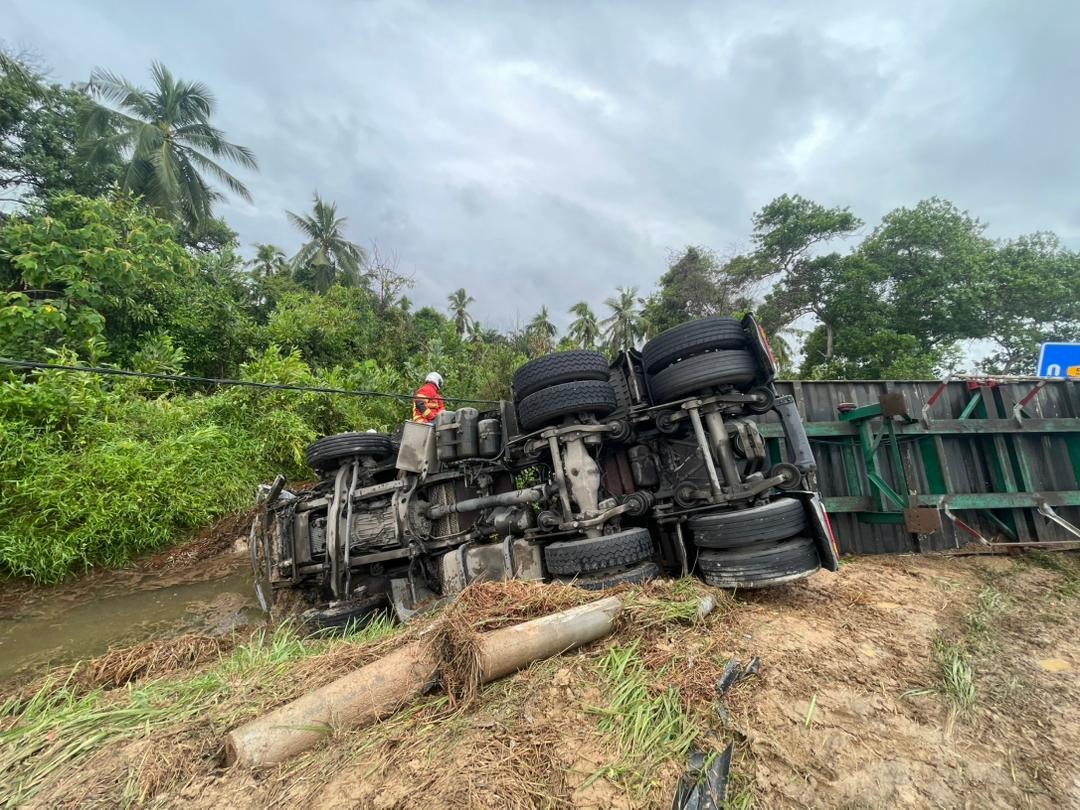 bantu mangsa kemalangan