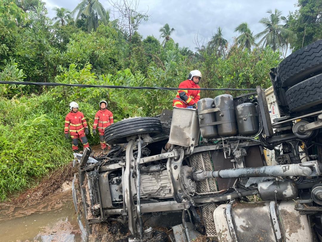 bantu mangsa kemalangan