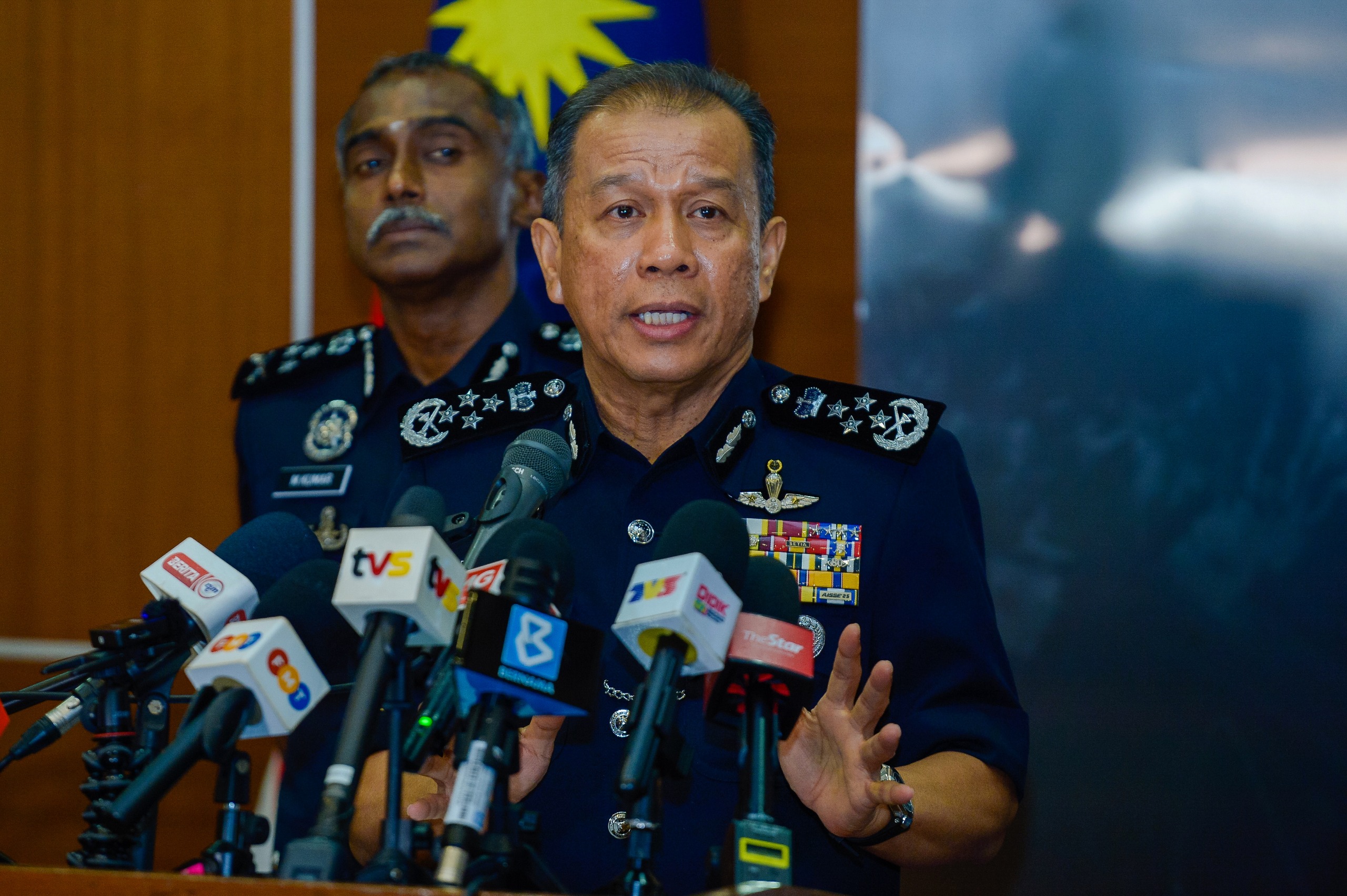 Tanda kemurungan anggota