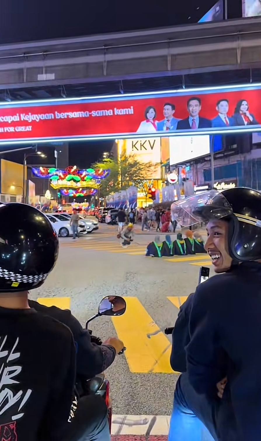 graduan Kena hon di tengah jalan bukit bintang