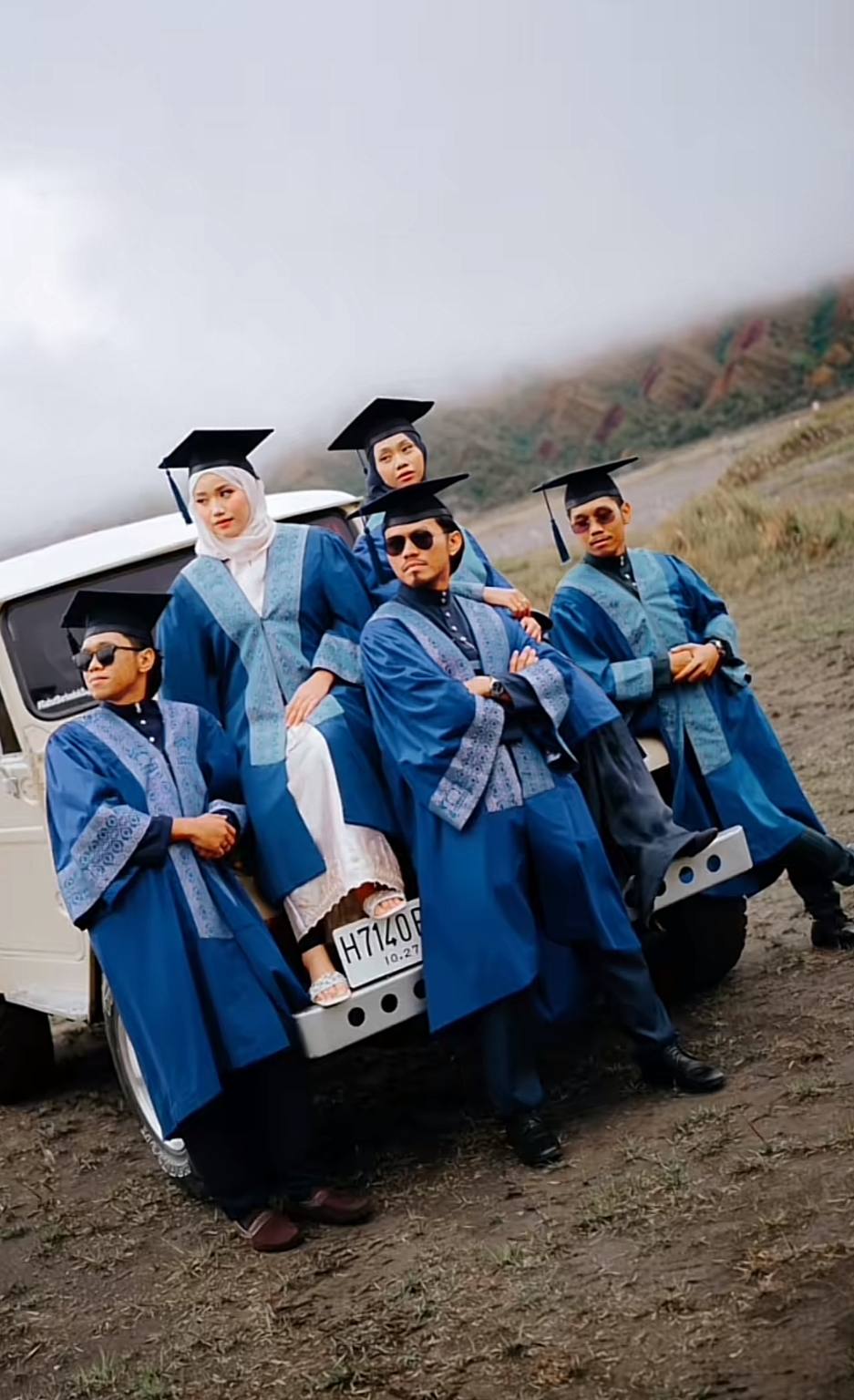 Graduan Pre-convo di Bromo