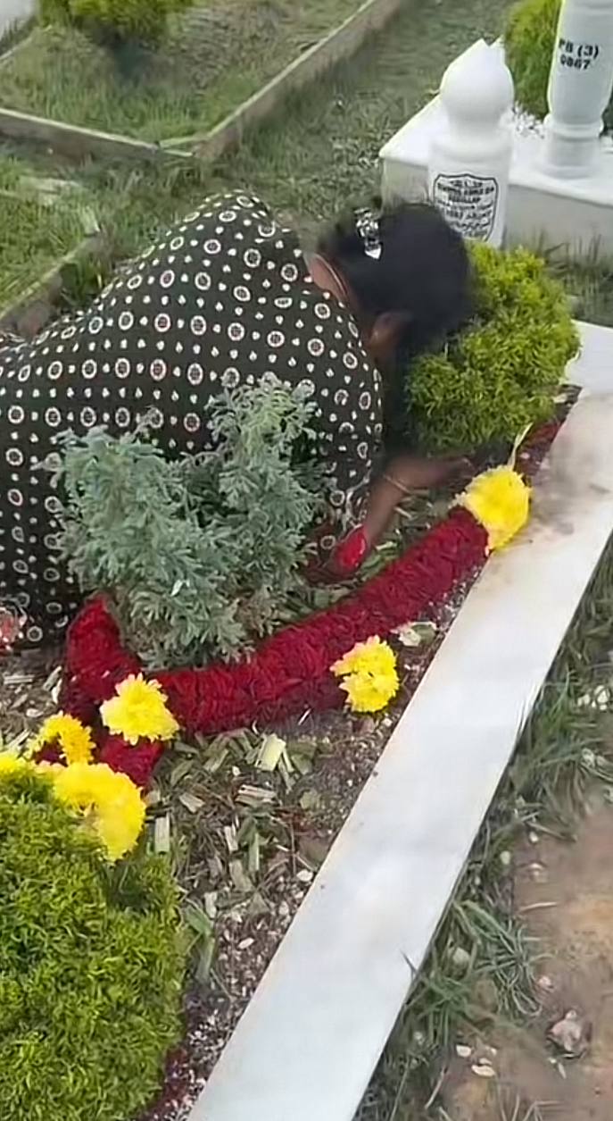 Keluarga bukan islam ziarah kubur