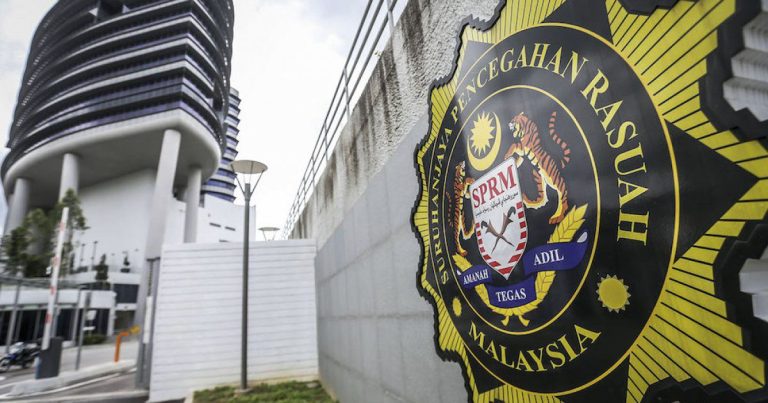 Bekas Menteri Disiasat SPRM, Didakwa Terima Rasuah RM5 Juta & Hadiah ...