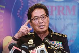 sprm Bekas menteri dalam pemerhatian