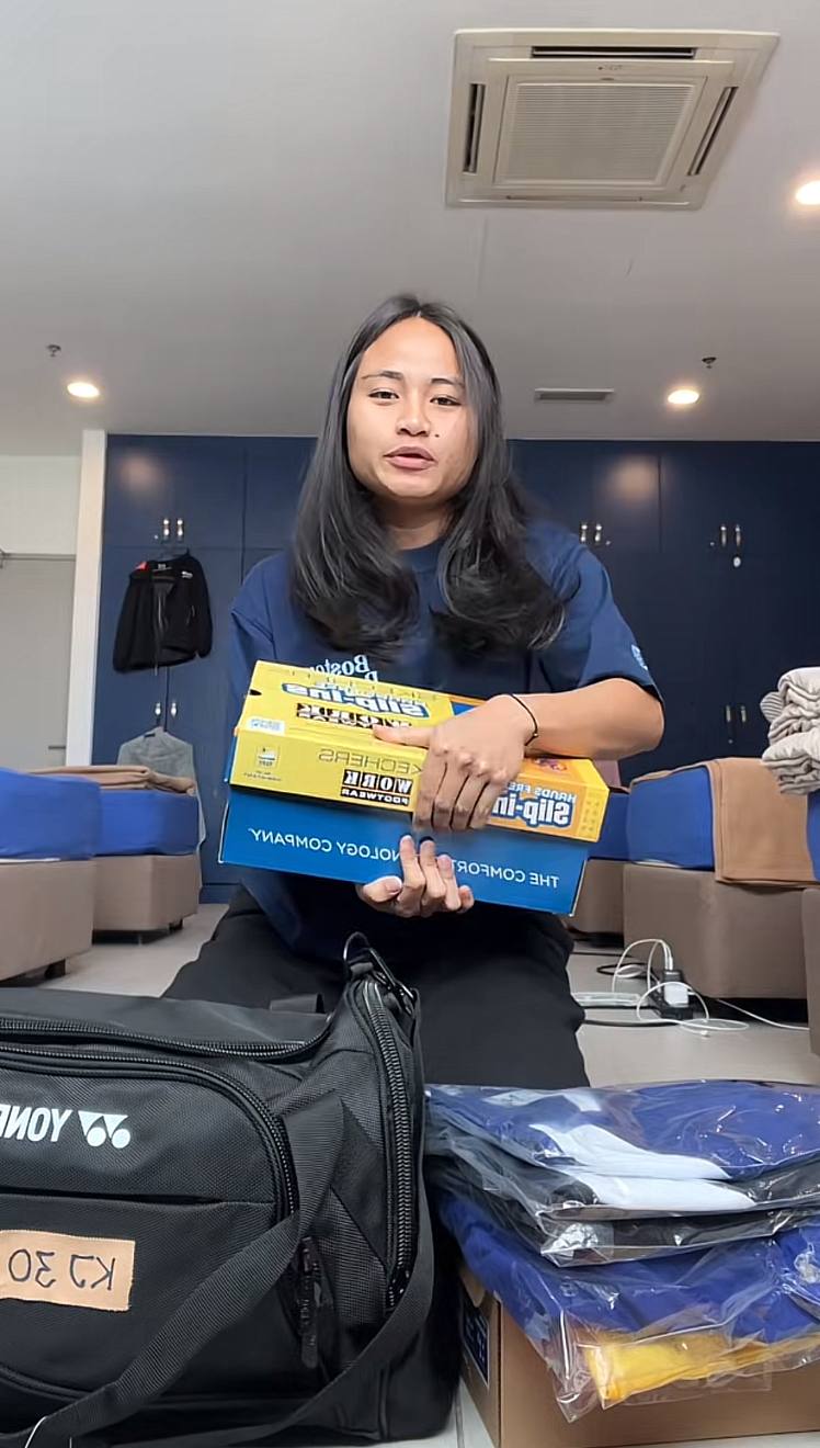 atlet Unboxing kit Sukan SEA Thailand