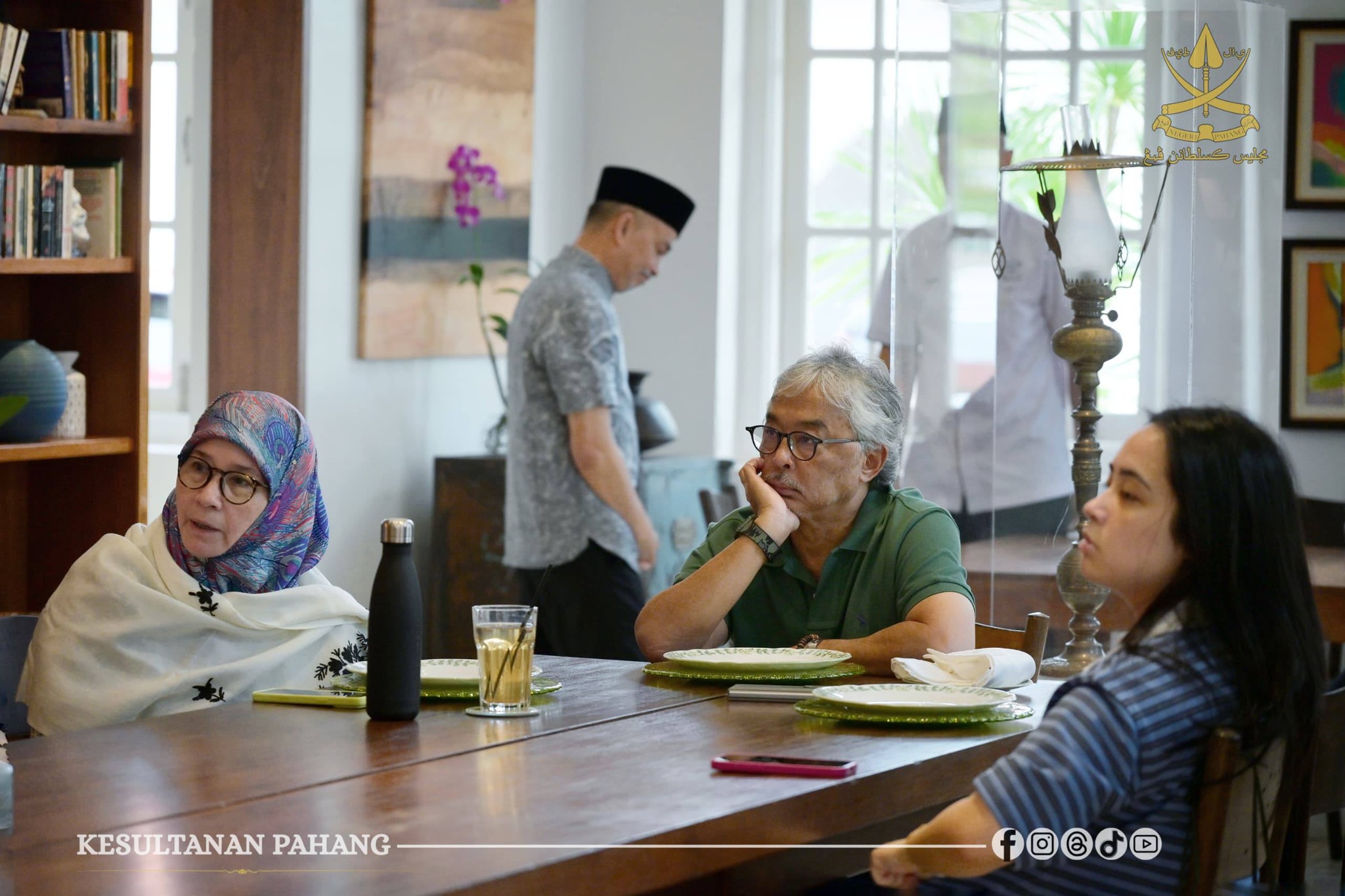 Tunku Azizah siapkan tesis