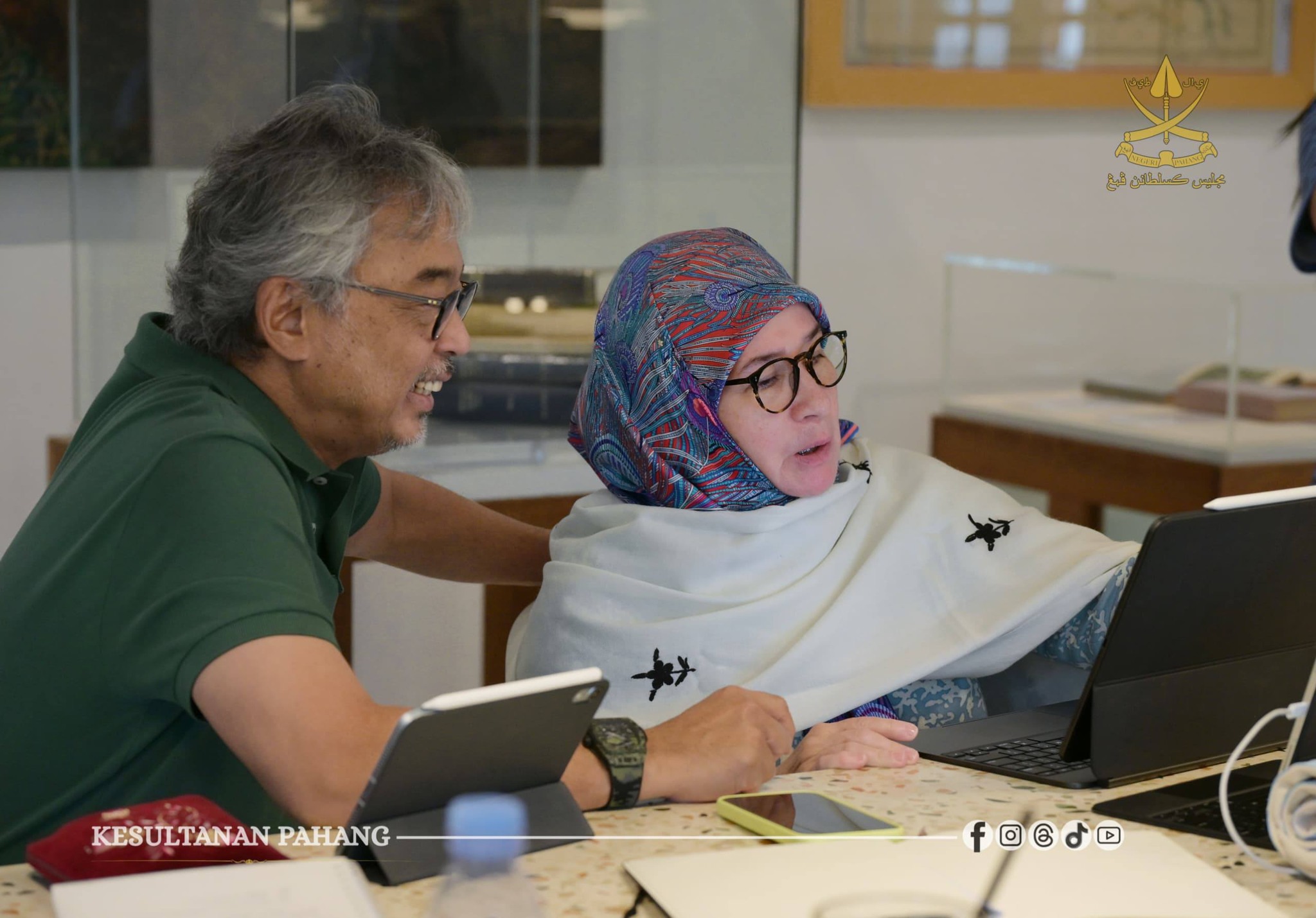 Tunku Azizah siapkan tesis