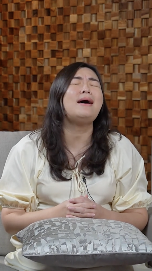 Wanita Indonesia dakwa