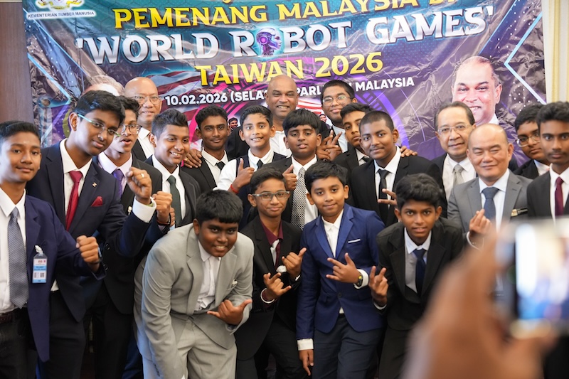 Ramanan raikan kejayaan pelajar Malaysia