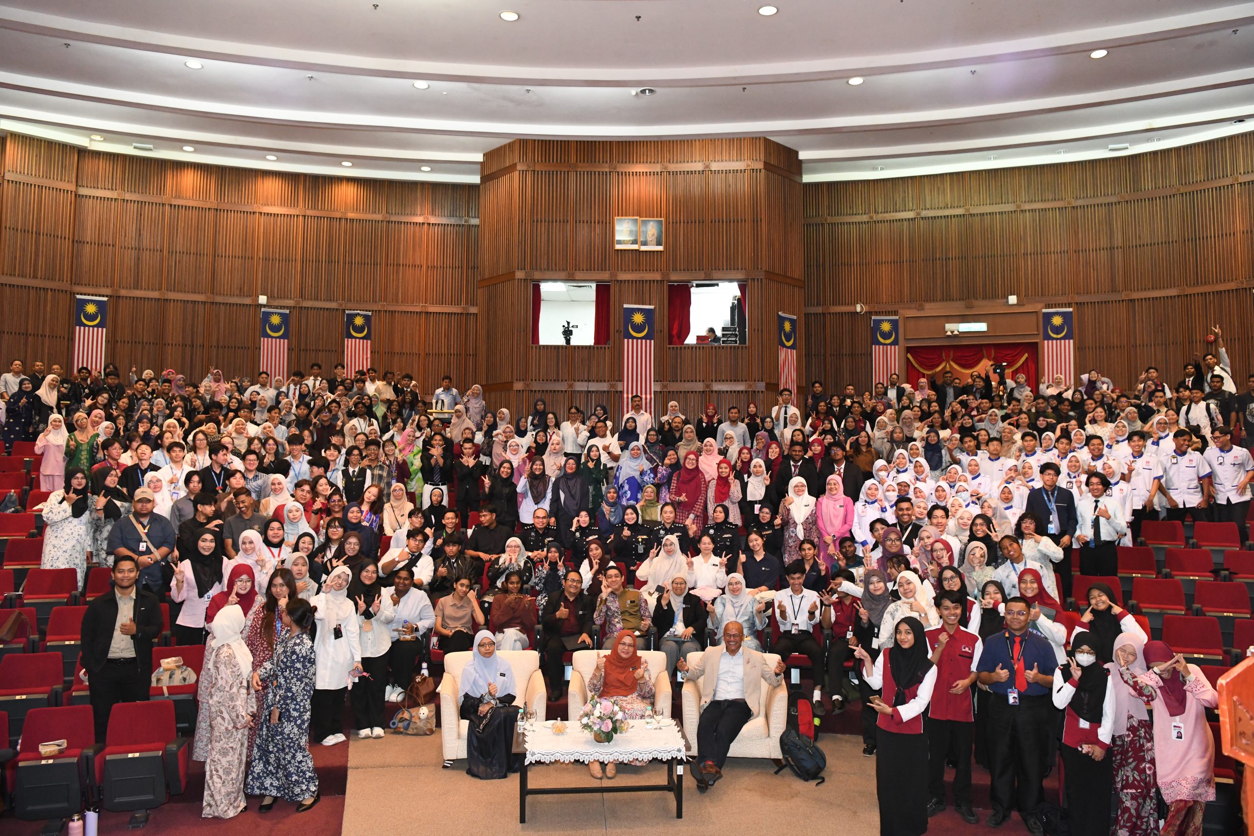 Anjur Bicara Intelektual 