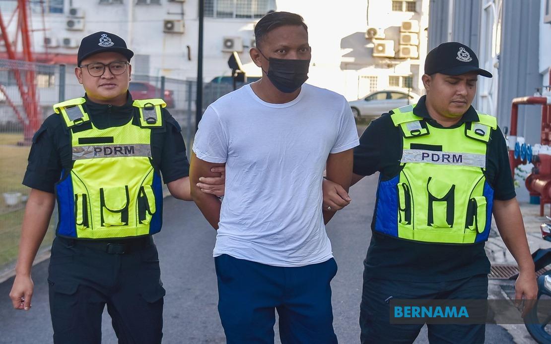 Pemandu Vellfire didenda