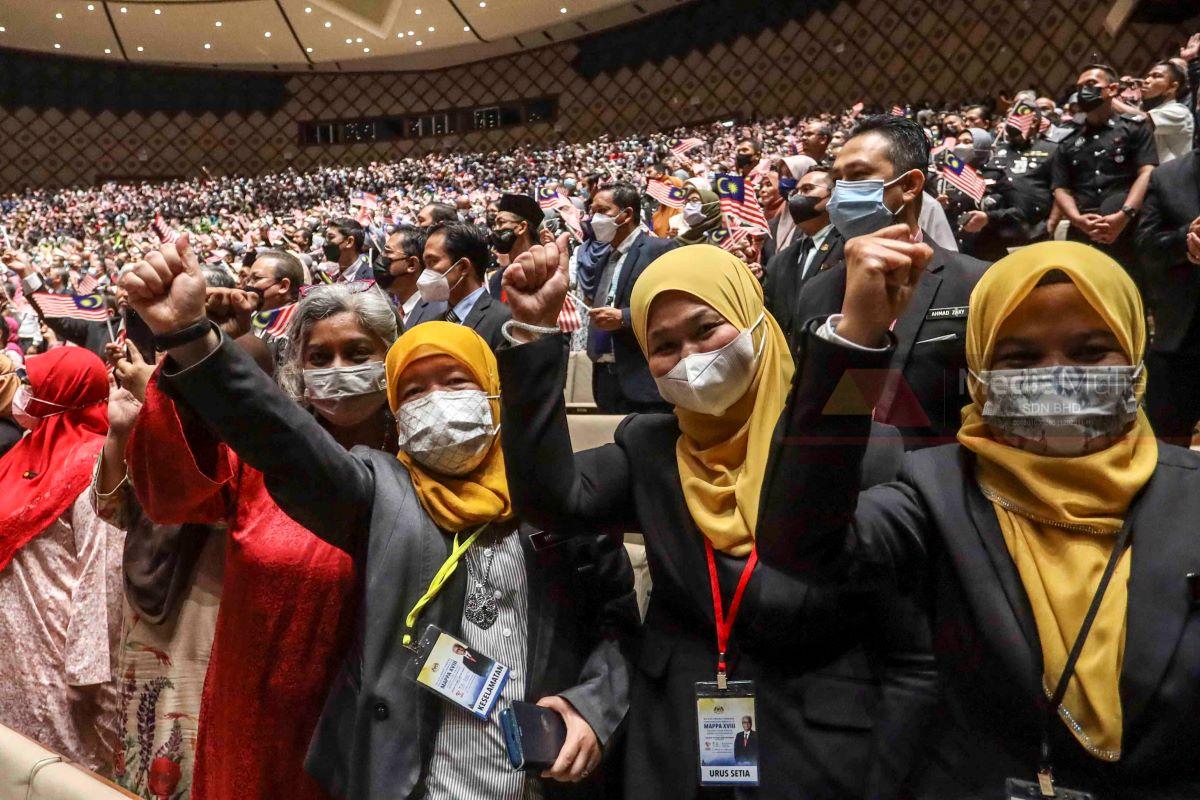 penjawat awam wanita